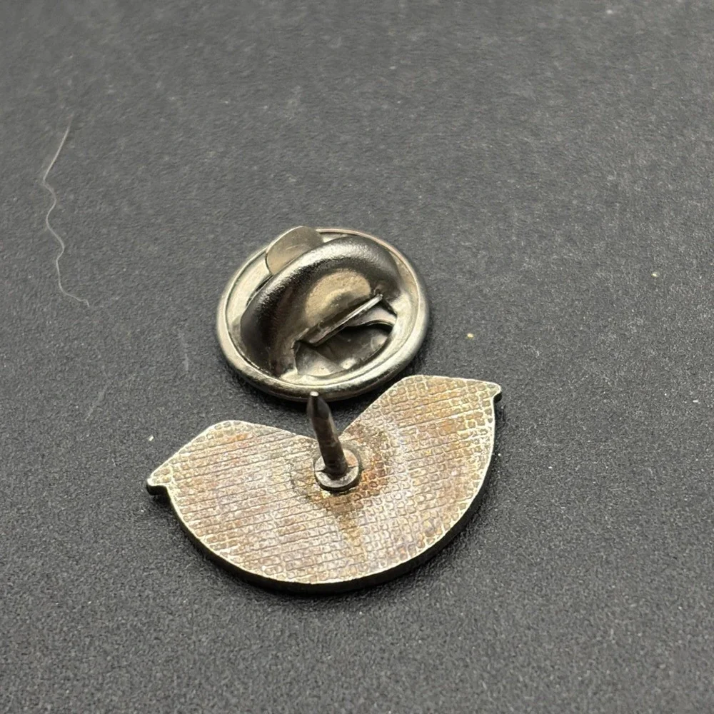 Oregon Coast Bird Flying Lapel Hat‎ Pin